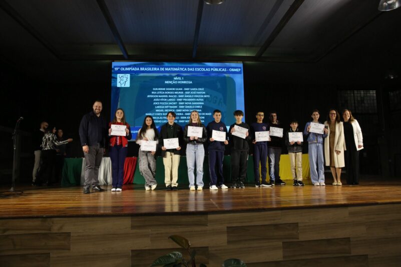Alunos e professores de Farroupilha são premiados na Olimpíada Brasileira de Matemática 2025