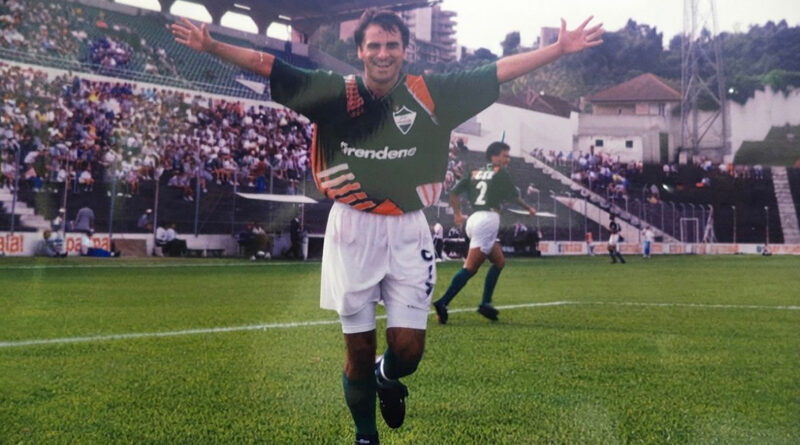 Jogo histórico entre Brasil e Juventude, 4x4 no Alfredo Jaconi, com quatro gols de Rodrigo, em 1995. Foto: Italir Gonçalves/Arquivo OF