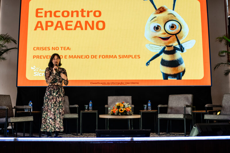 Sicredi Serrana promove formação para profissionais de Apaes